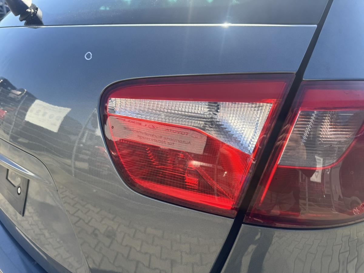 Seat Ibiza ST 6J original R&uuml;cklicht R&uuml;ckleuchte Schlussleuchte innen rechts Kombi Bj.2012